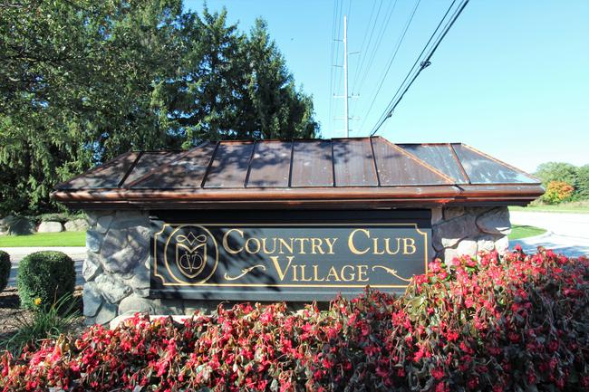 Country Club Village Northville, MI condo. Subdivision entry