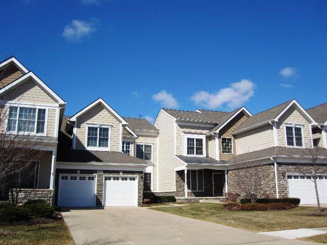 Luxury real estate condos in Island Lake of Novi, MI 48374