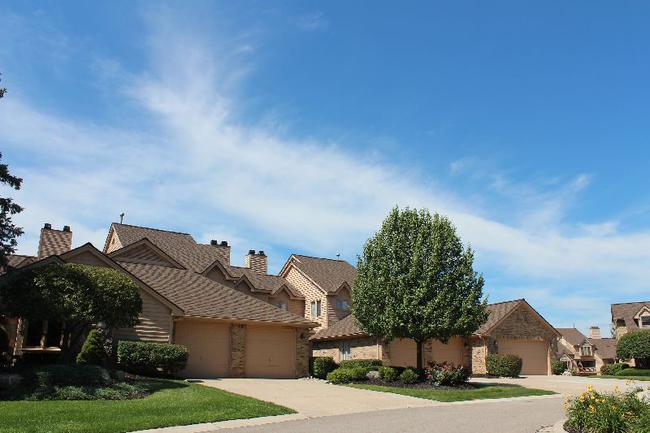 Blue Heron Pointe Northville MI. Waterfront real estate condominium