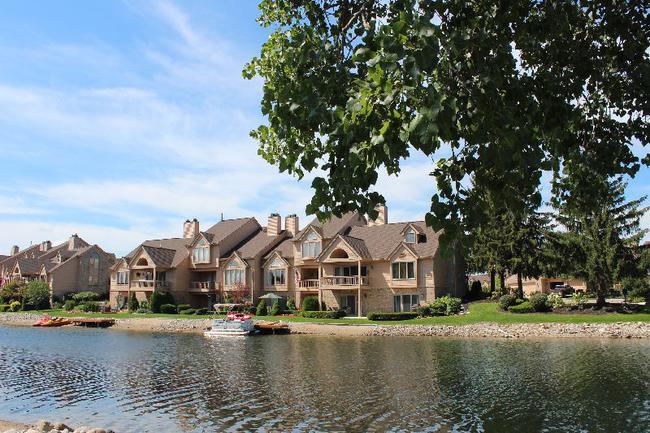Blue Heron Pointe Northville MI. Waterfront real estate condominium 4