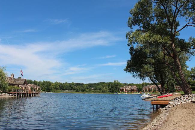 Blue Heron Pointe Northville MI. Waterfront real estate condominium 6