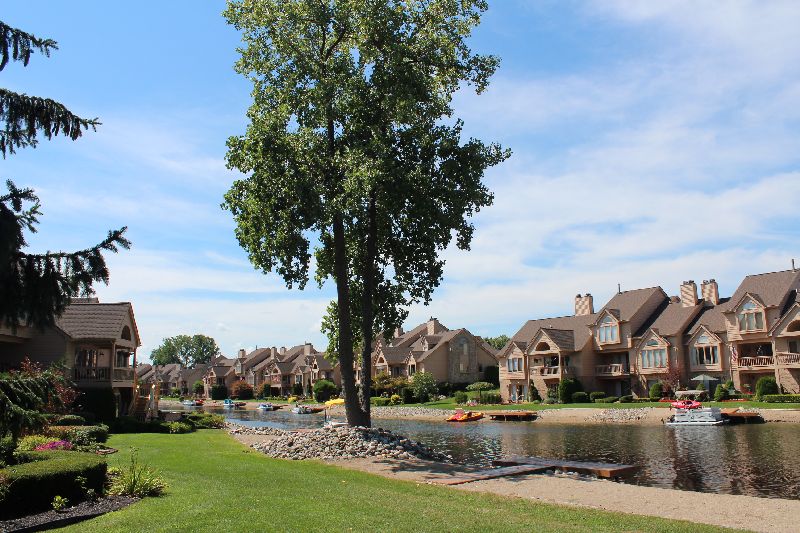 Blue Heron Pointe Condo Complex, Northville Michigan Blue Heron Condos