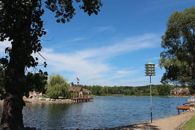 Blue Heron Pointe Northville MI. Waterfront real estate condominium 12