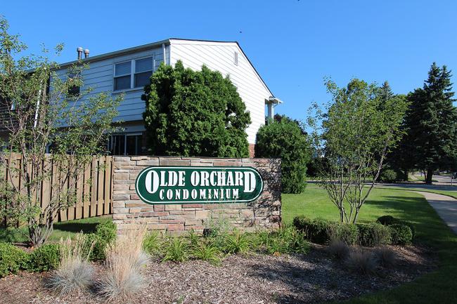 Olde Orchard Condo Entrance Sign