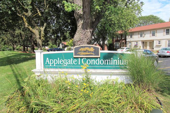 Applegate I Condominiums Marquee